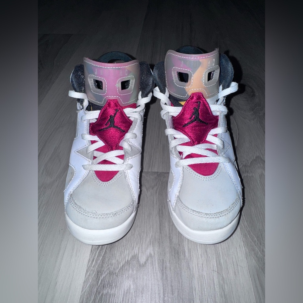 Air Jordan 6 Retro GS “HARE” Kids Sneakers in White and Red